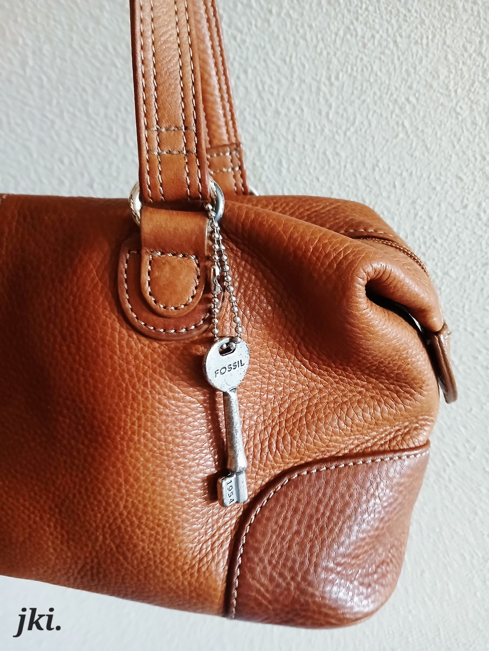 Fossil Women's Brown Leather Shoulder Bag - Picture 2 of 11